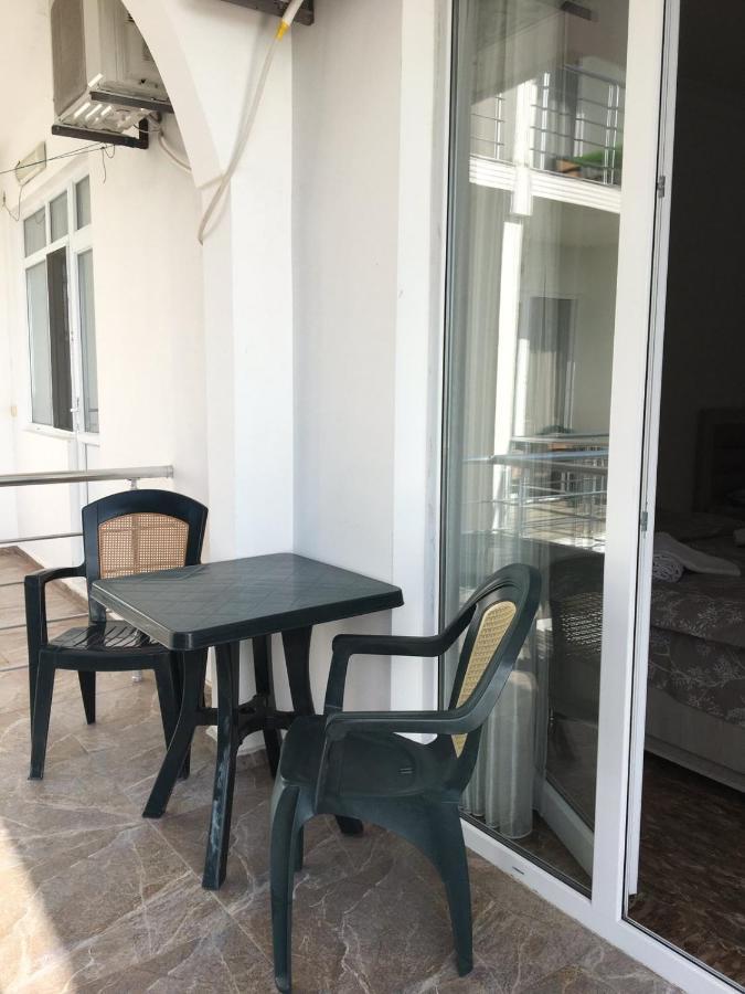 Rezo'S House Hotel Kvariati Exterior foto