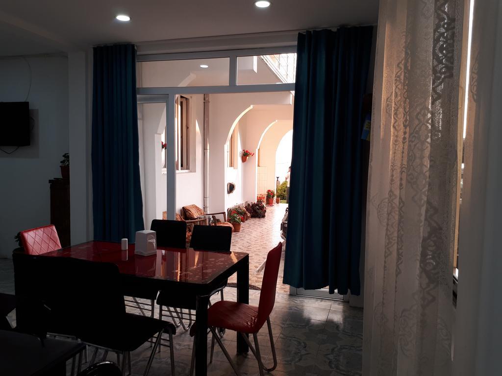Rezo'S House Hotel Kvariati Exterior foto